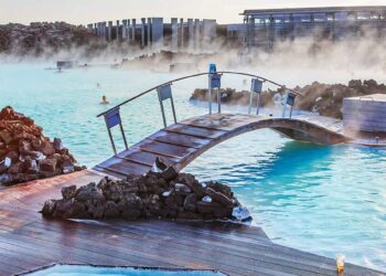 Iceland: A honeymoon with ice and lava!