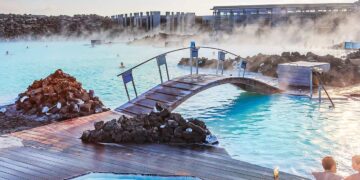 Iceland: A honeymoon with ice and lava!